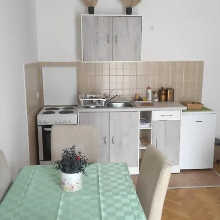 Simona Apartament *